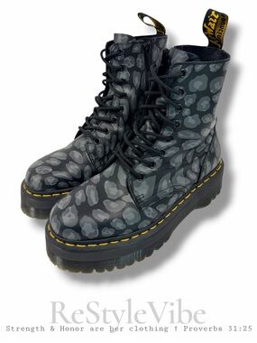 DR MARTENS Women’s Size 9 Boots Jadon Style Leather Gray Leopard Print Platform